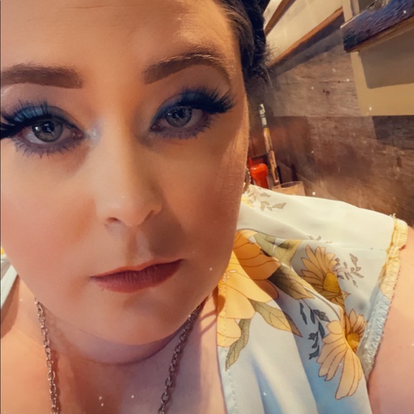 Meet your Posher, Tracie - Picture 1 of 1